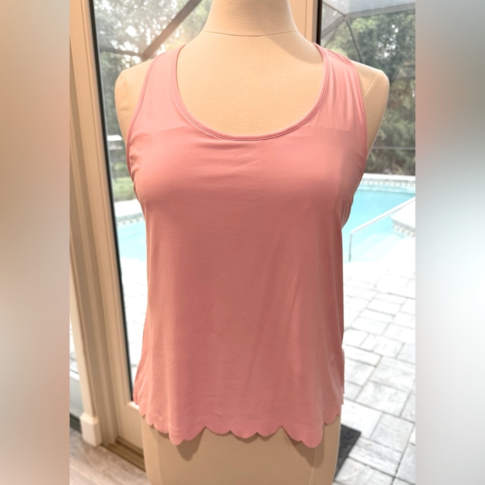 Lilly Pulitzer Luxletic Pink Scalloped Tank Size L with built in bra